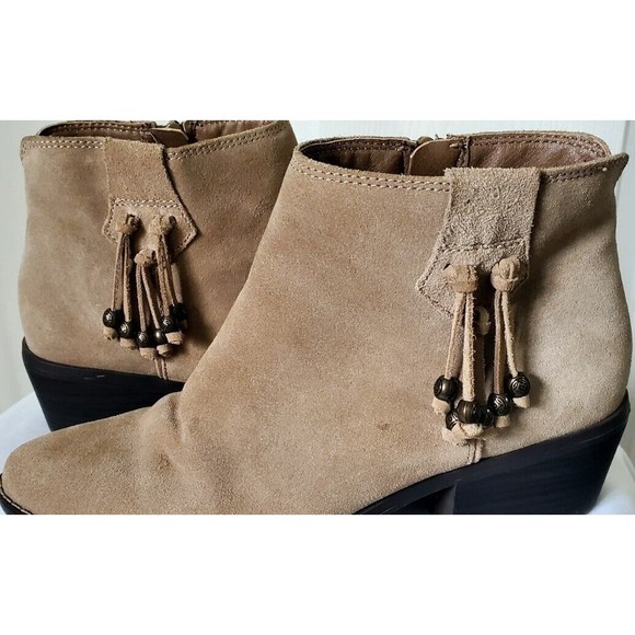 White Mountain Taupe 7.5M Booties Suede Ankle Side Zip Beaded Tassels Shoes EUC - Picture 7 of 8